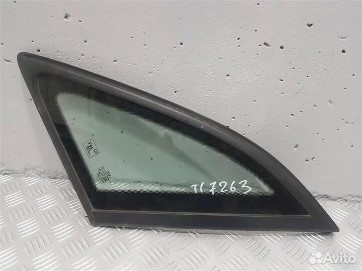 8U0845300 Стекло заднее правое Audi Q3