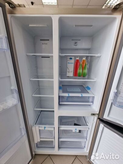 Холодильник Hyundai cs5073fv шампань стекло