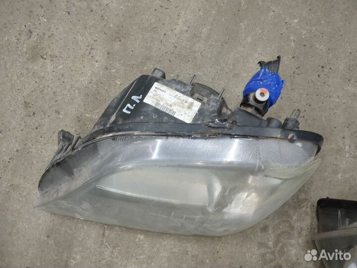 Фары передние с дефектом Renault Logan 1