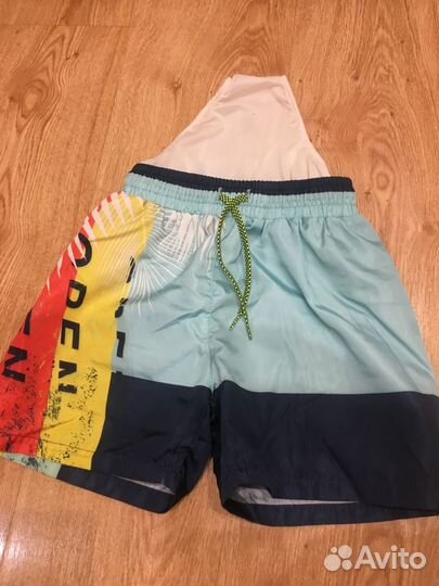 Плавательные шорты и плавки р.140