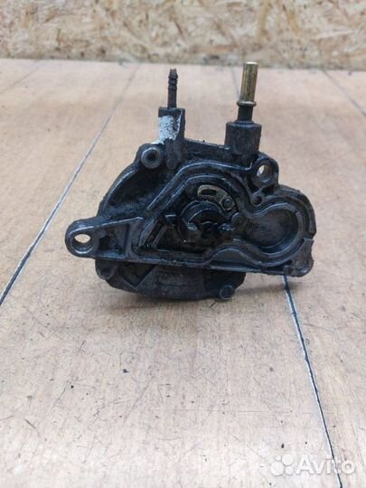 Вакуумный насос Opel Zafira B A17DTR 2008