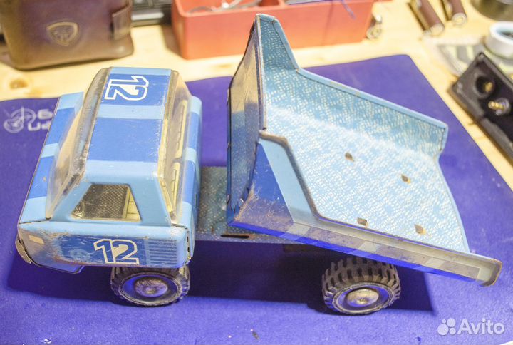 Грузовик Урал СССР игрушка самосвал