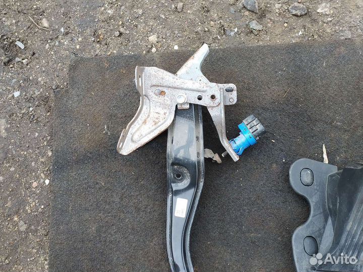 Педали Мазда 6