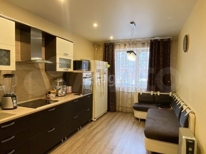 2-к. квартира, 72,2 м², 1/17 эт.