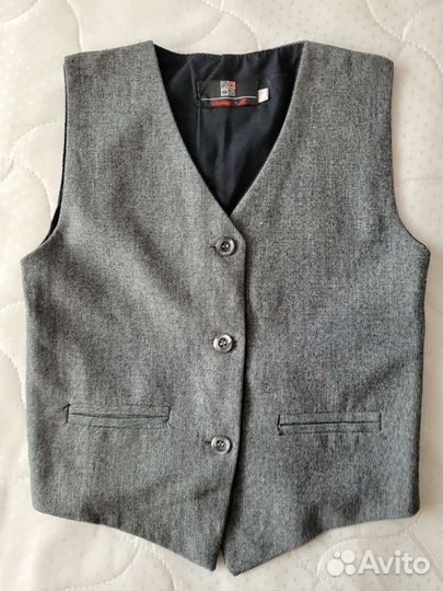 Костюм жилетка и брюки для мальчика 110 см