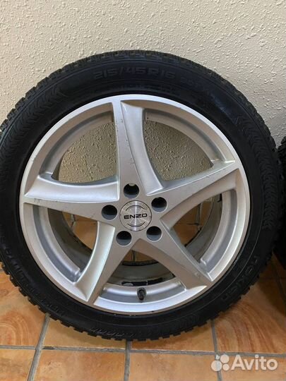 Nokian Tyres Hakkapeliitta 8 215/45 R16 90T