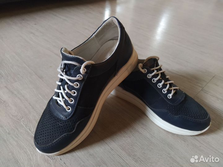 Кроссовки-полуботинки женские