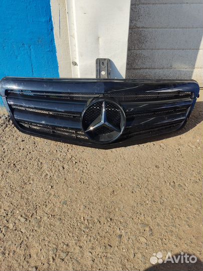 Решетка радиатора Mercedes E212AMG