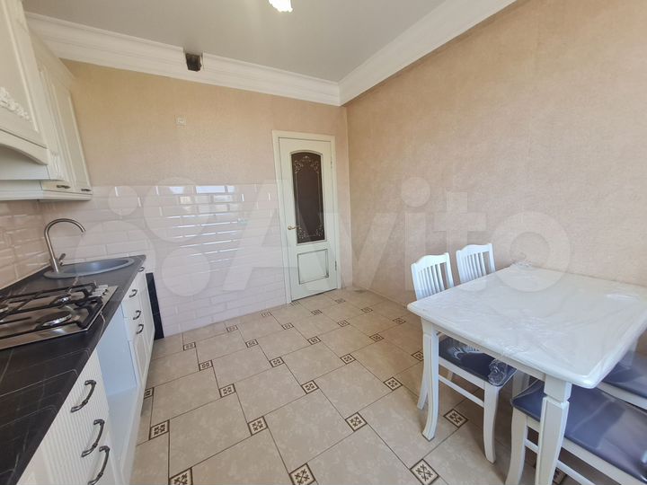 2-к. квартира, 75 м², 4/10 эт.