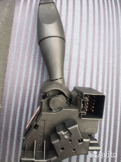 Подрулевой переключатель поворотов Ford Fusion