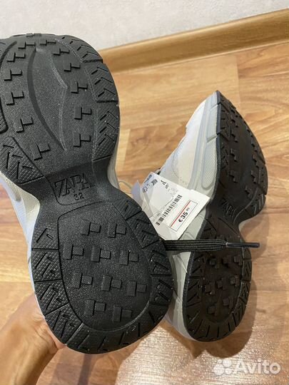 Кроссовки zara новые