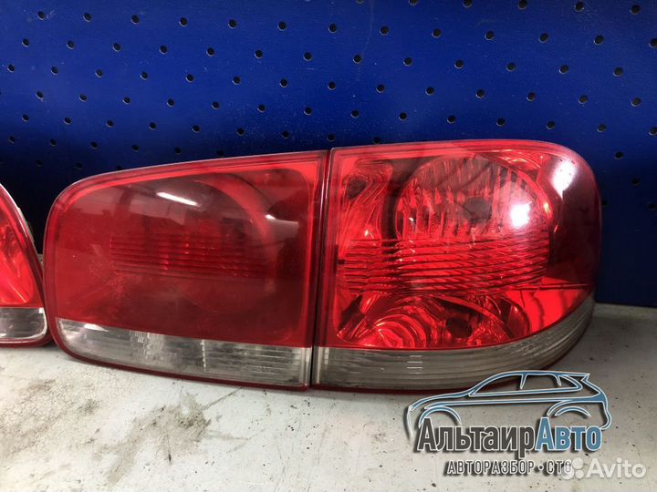 Фонарь задний левый внутренний Volkswagen Touareg