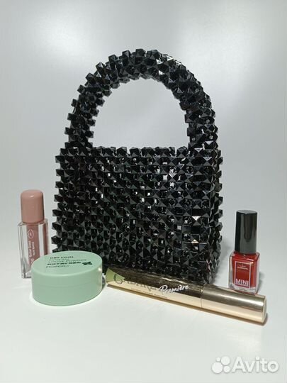 Сумочка из бусин / ручная работа