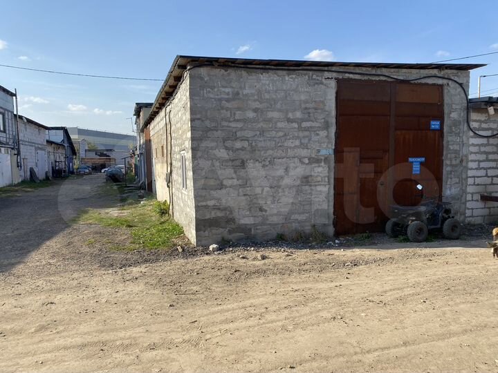 Гараж, > 30 м²