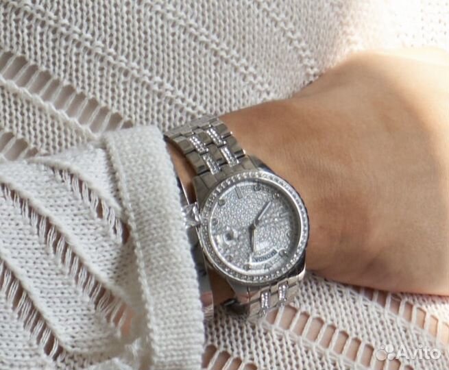 Наручные часы guess