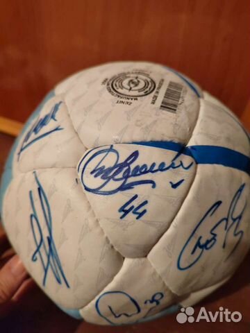 Футбольный мяч с автографами Зенита 2016