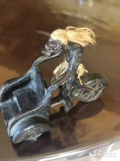 Деревянные статуэтки