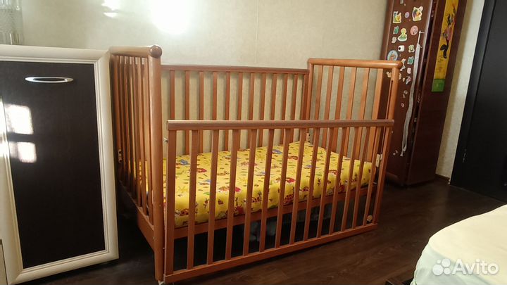 Детская кроватка