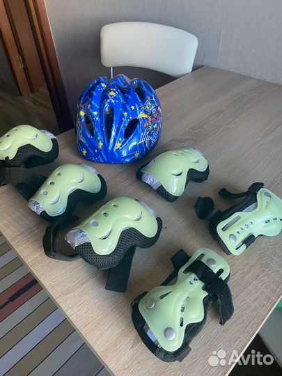 Защита для роликов (шлем в комплекте)