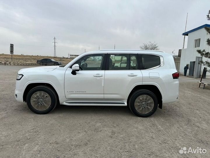 Toyota Land Cruiser 3.5 AT, 2023, 14 км