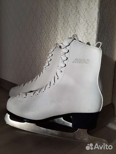 Коньки фигурные