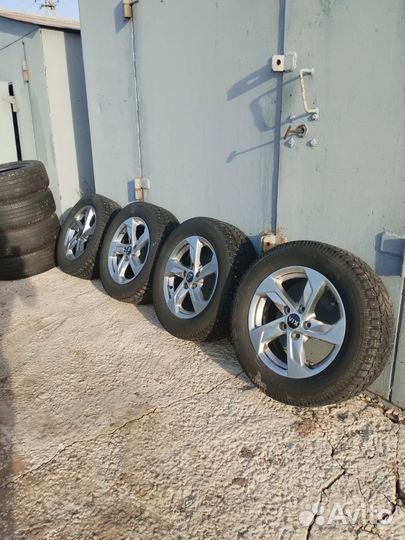 Goodyear EfficientGrip Performance 215/60 R16