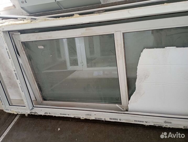 Дверь пластиковая и газовая плита