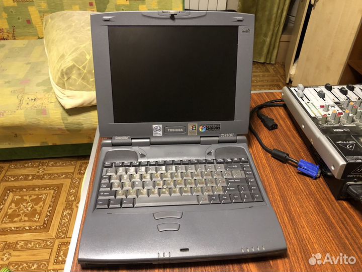 Ноутбук раритет рабочий Toshiba PA5259U-B