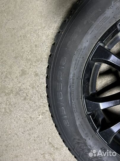 Nokian Tyres Hakkapeliitta 8 SUV 215/65 R16