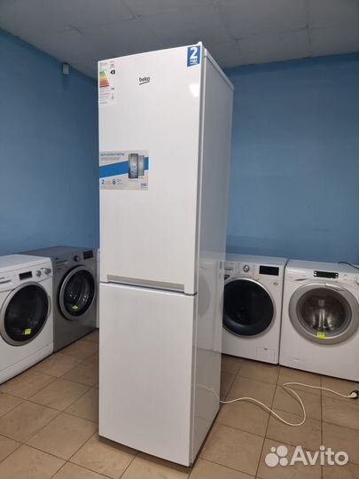 Холодильник 2 метра,узкий, бу