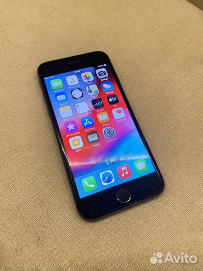 iPhone 8, 64 ГБ