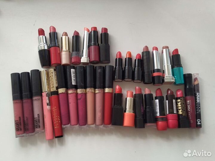 Помады б/у