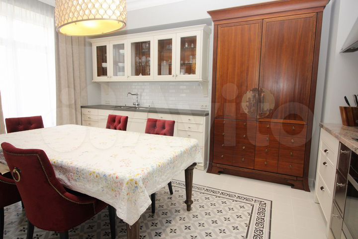 3-к. квартира, 110 м², 3/6 эт.
