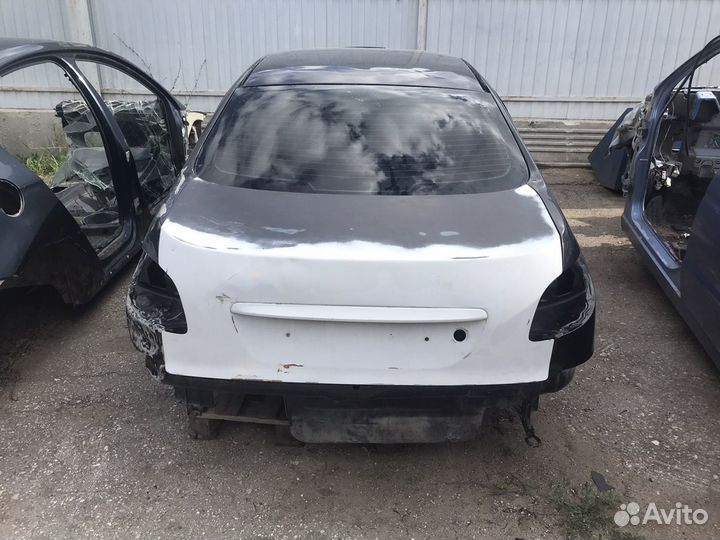 Стекло заднее