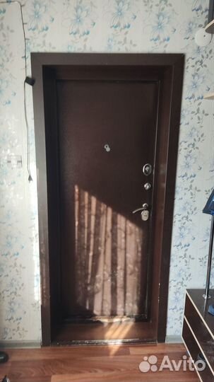 Дверь входная металлическая правая бу