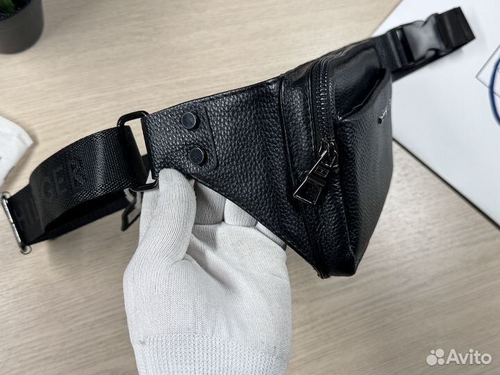 Сумка поясная кожаная Tommy Hilfiger