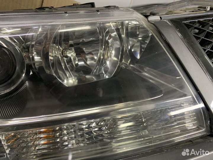 Фара suzuki grand vitara правая