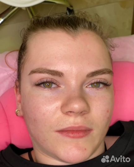 Модель на наращивание ресниц