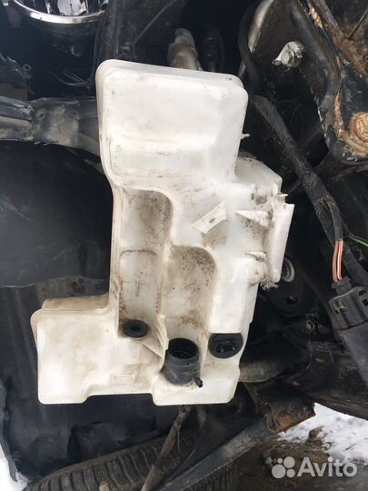 Бачок омывателя на volkswagen jetta 6 с дефектом