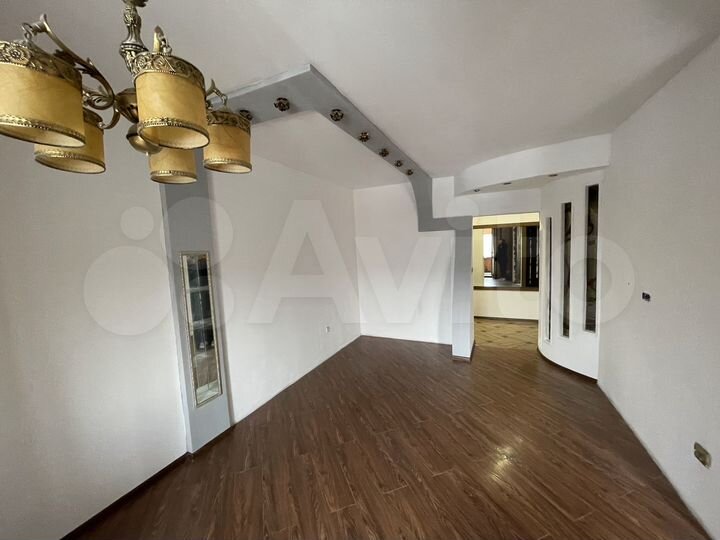 3-к. квартира, 93 м², 2/15 эт.