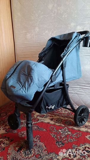 Прогулочная коляска