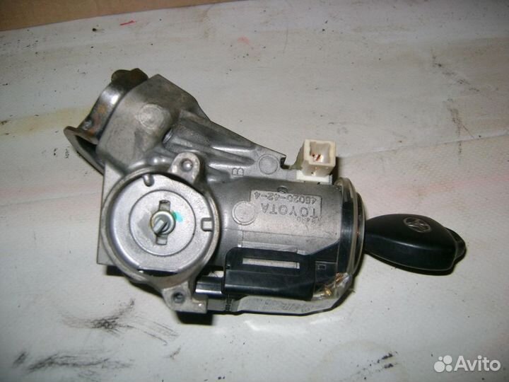 Замок зажигания Toyota Corolla (E150)