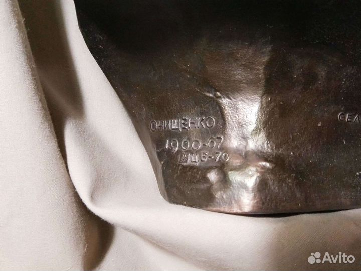 Бюсты Есенина