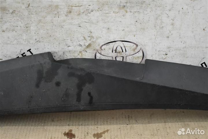 Молдинг крыла задний правый Dodge Caliber 1