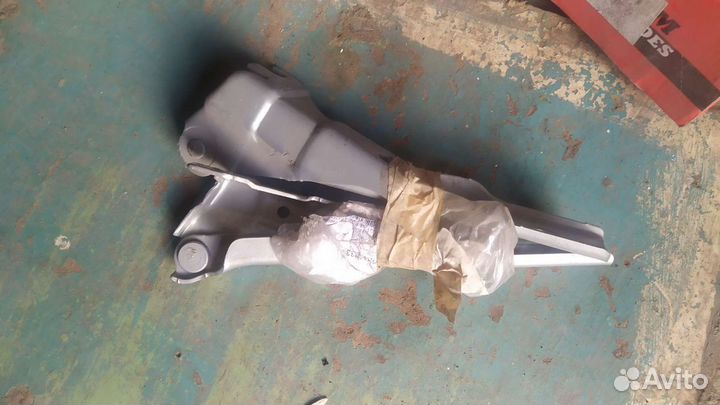 Петли капота Фольксваген Поло две шт