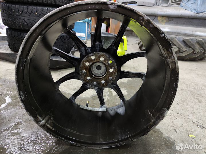Диски R17 5x114.3 CR-KAI work emotion