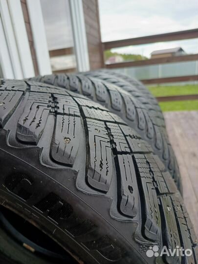 Goodyear UltraGrip 215/55 R17