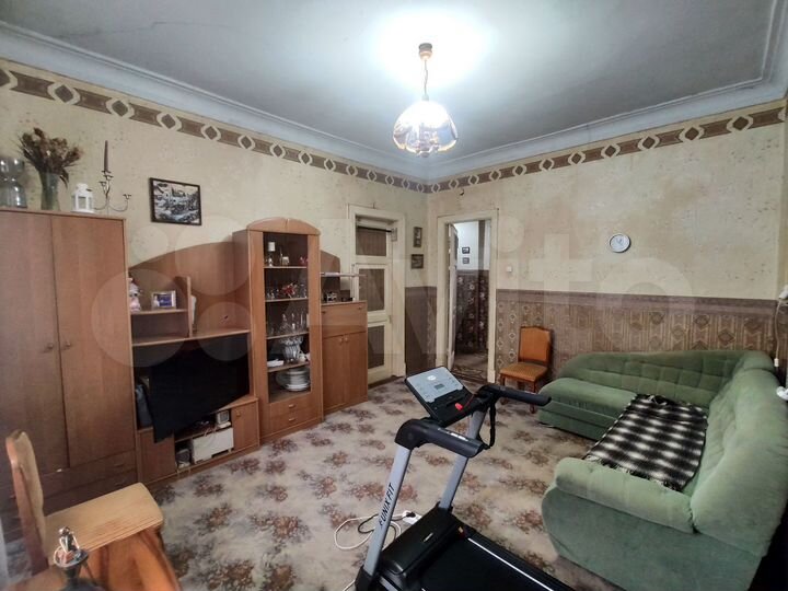 2-к. квартира, 57 м², 1/5 эт.
