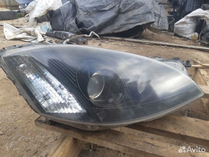 Фара передняя правая Mercedes-Benz W221