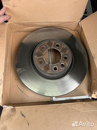 Диск тормозной передний левый правый LR